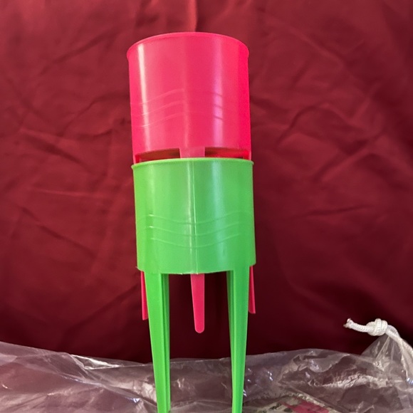 Beach in sand cups - Picture 3 of 4